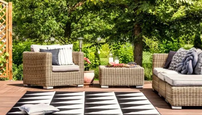 How Long Do Outdoor Rugs Last