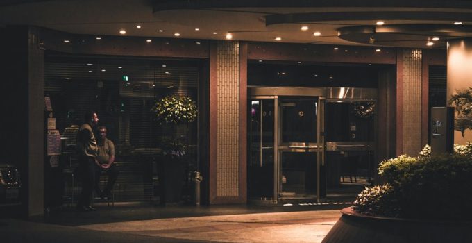 amish furniture enhances gardens