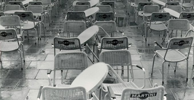 arrange wicker for comfort