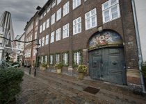 caulking for flawless trim