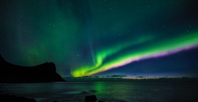 colored lights influence ambiance