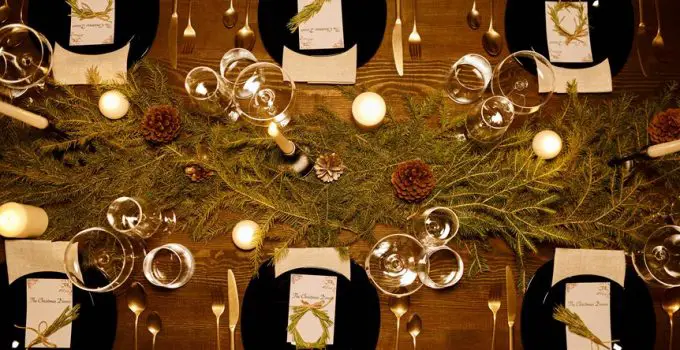 festive holiday table decor