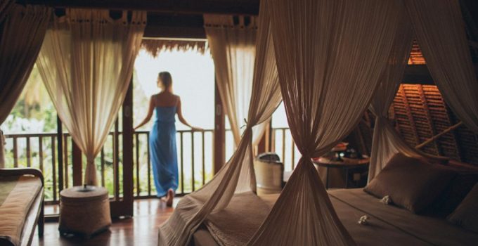 small balcony canopy size