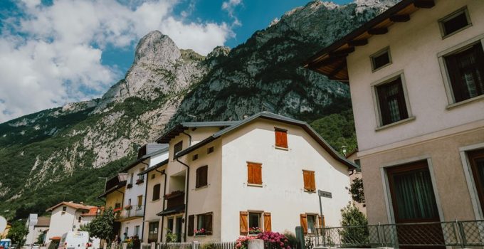 cottage garden stone aesthetics