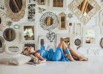 decorating lanai with art
