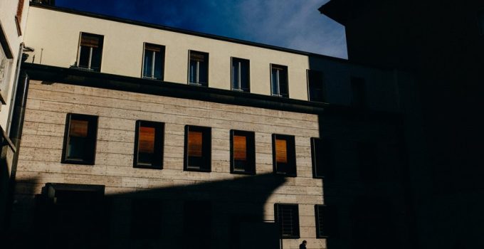 expands outdoor visual space