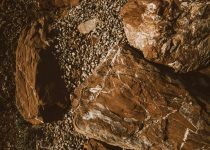 natural vs manufactured stone