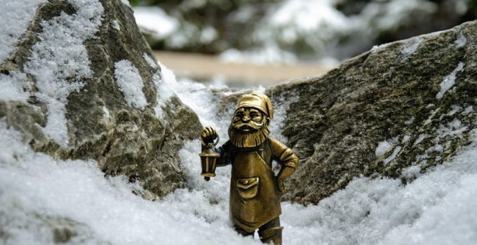 stacked stone backyard trend